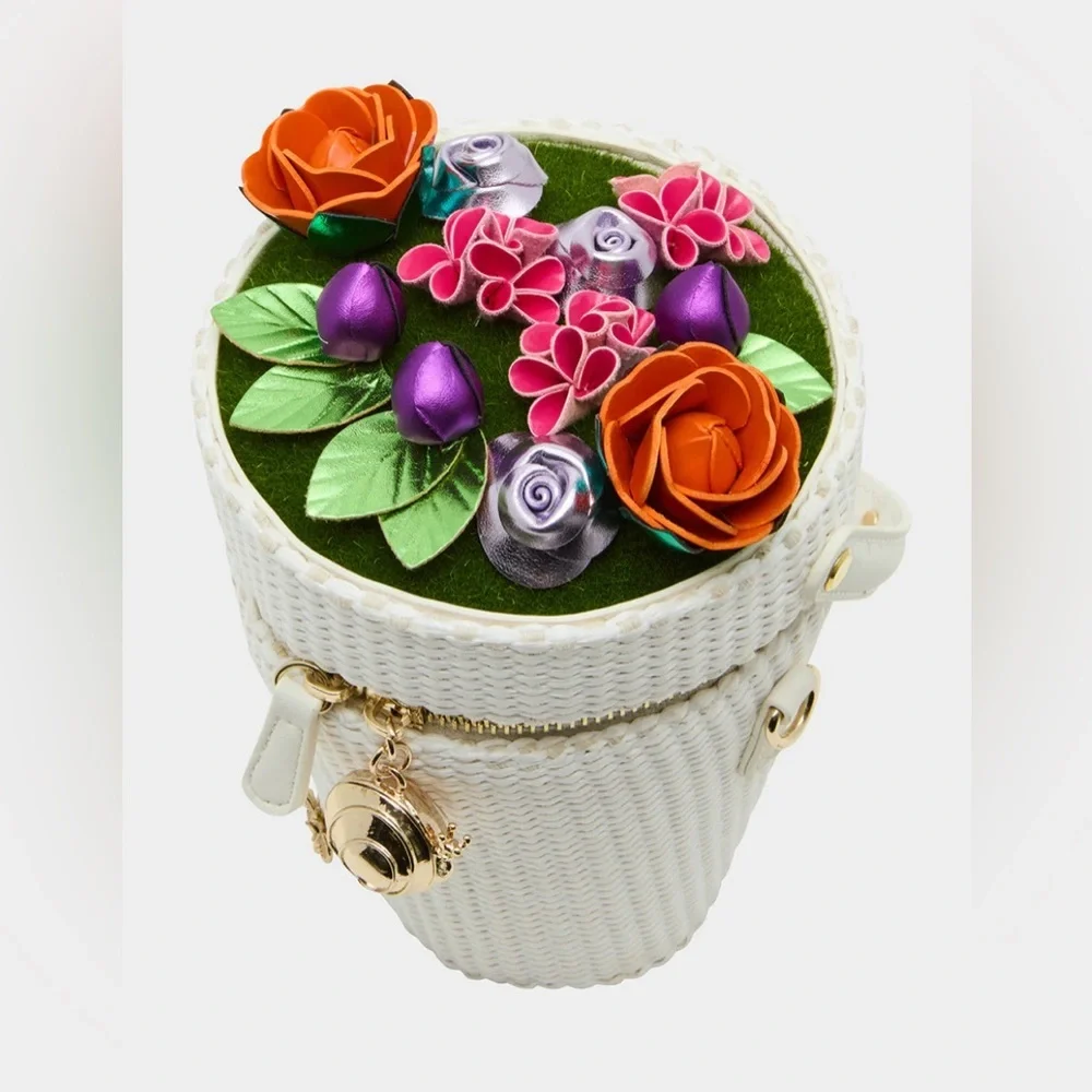 NWT Betsey Johnson Kitsch You Grow Girl flower basket design purse & crossbody